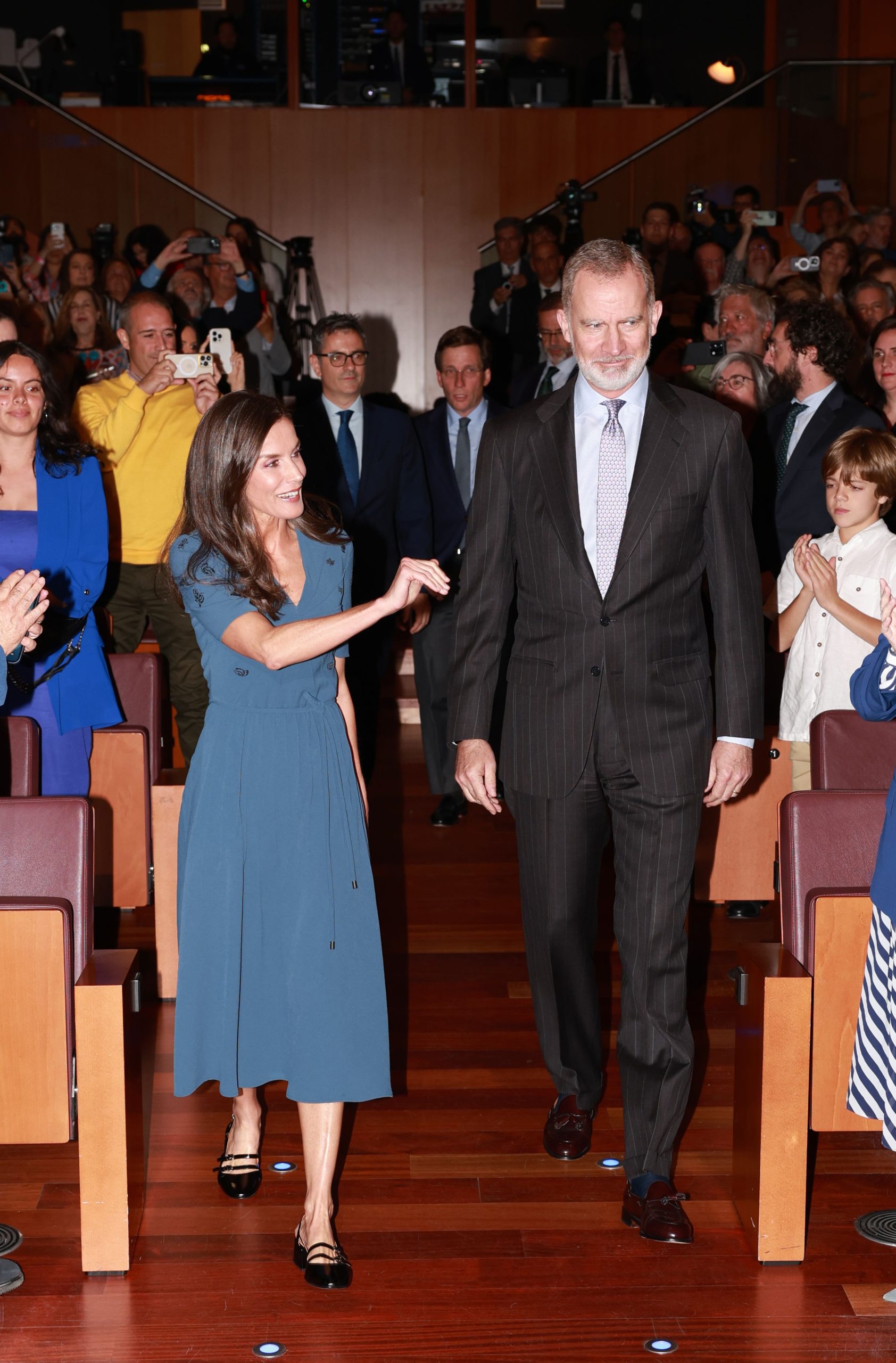 ​La reina Letizia entrega el premio de periodismo que recibió hace 25 años 