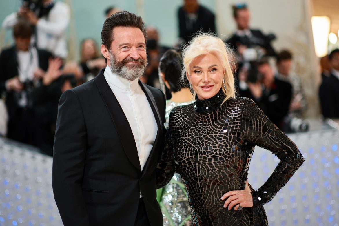 ​Deborra-Lee Furness pide el divorcio a Hugh Jackman (dos años después de su separación) y habla por primera vez de “traición” 