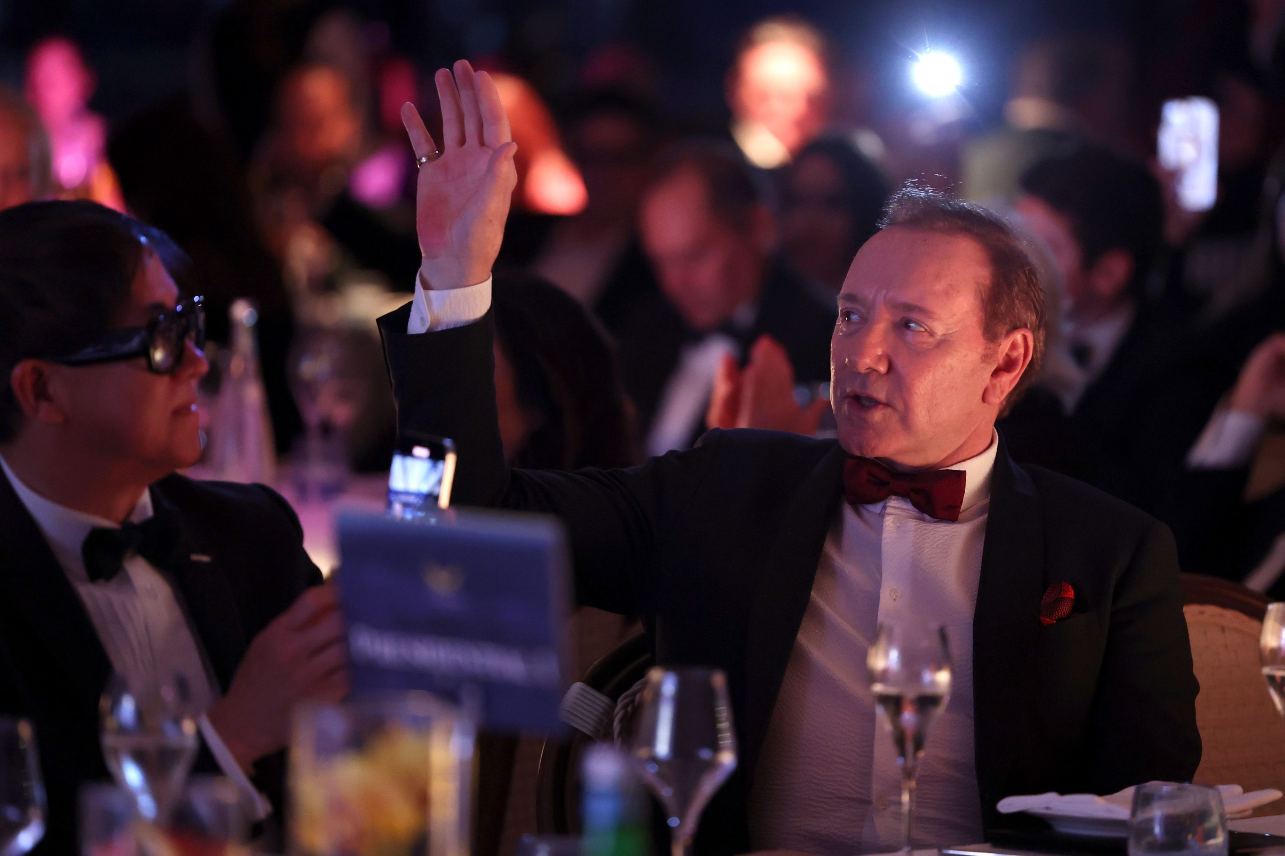 ​“La lista negra fue un capítulo terrible de nuestra historia”: Kevin Spacey salda cuentas durante una gala en su honor en Cannes (pero no el Festival) 