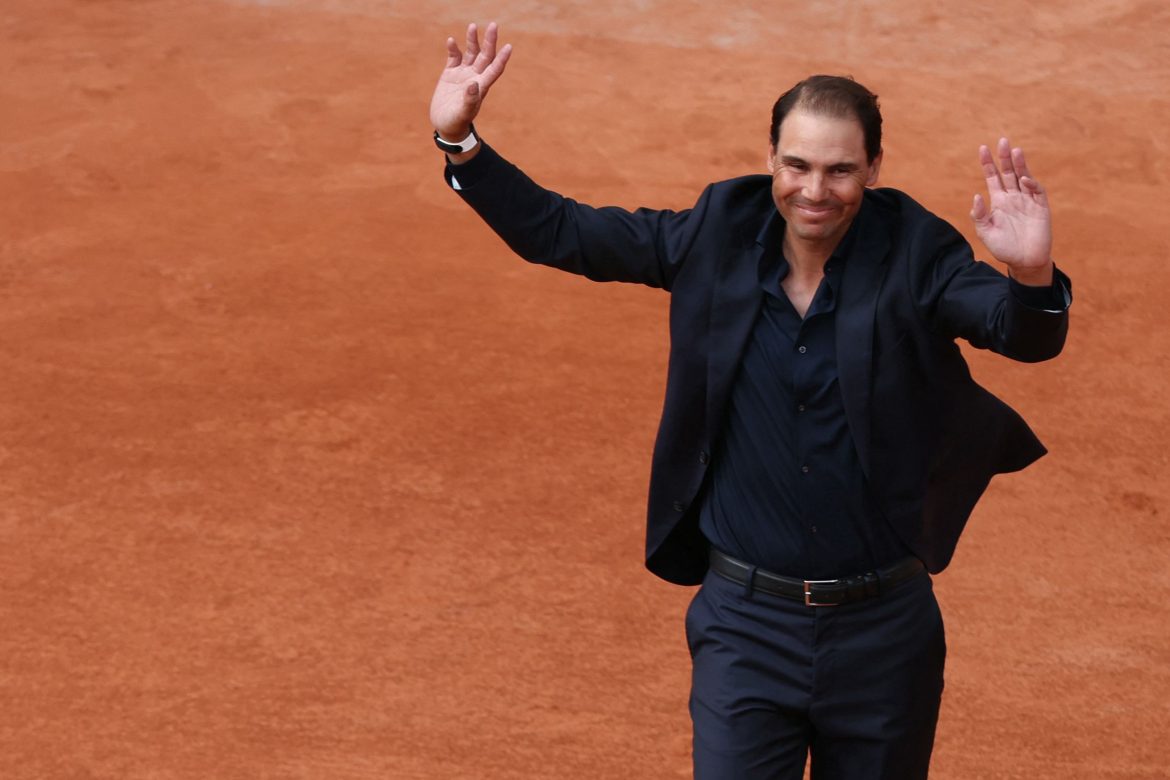 ​“Mery, eres mi mejor compañera de vida”: el mensaje de Rafa Nadal a su mujer en el gran homenaje de Roland Garros y su emotivo encuentro con Federer, Djokovic y Murray en la pista 
