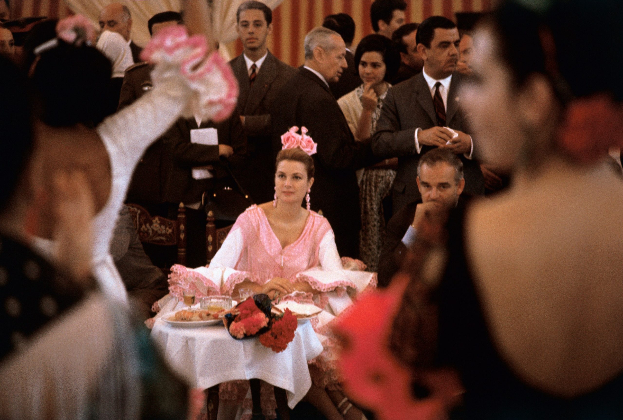 ​La historia del vestido de flamenca de Grace Kelly en la Feria de Abril, creado “en menos de 48 horas”: “Por primera vez un traje de flamenca fue portada de las principales revistas del mundo” 