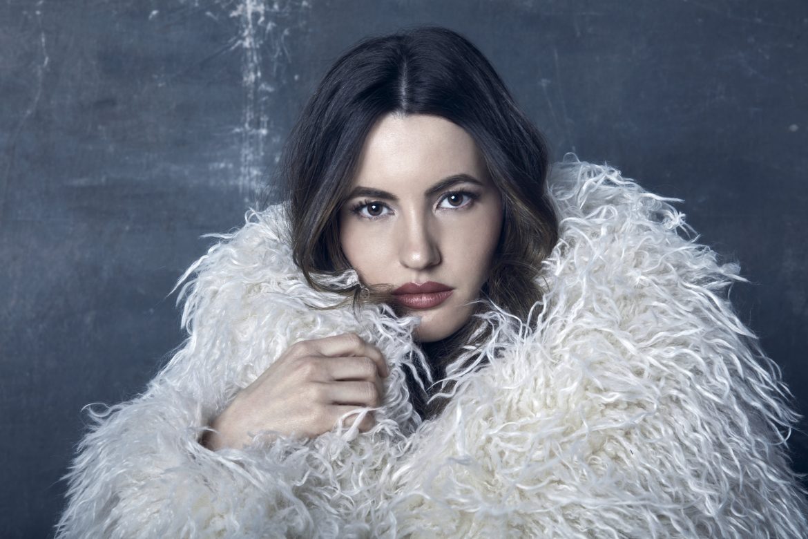 ​Ivana Baquero: “Cuando trabajé con Kevin Costner nos invitaba los fines de semana a su casa y organizaba conciertos improvisados. Fue muy campechano y humilde” 