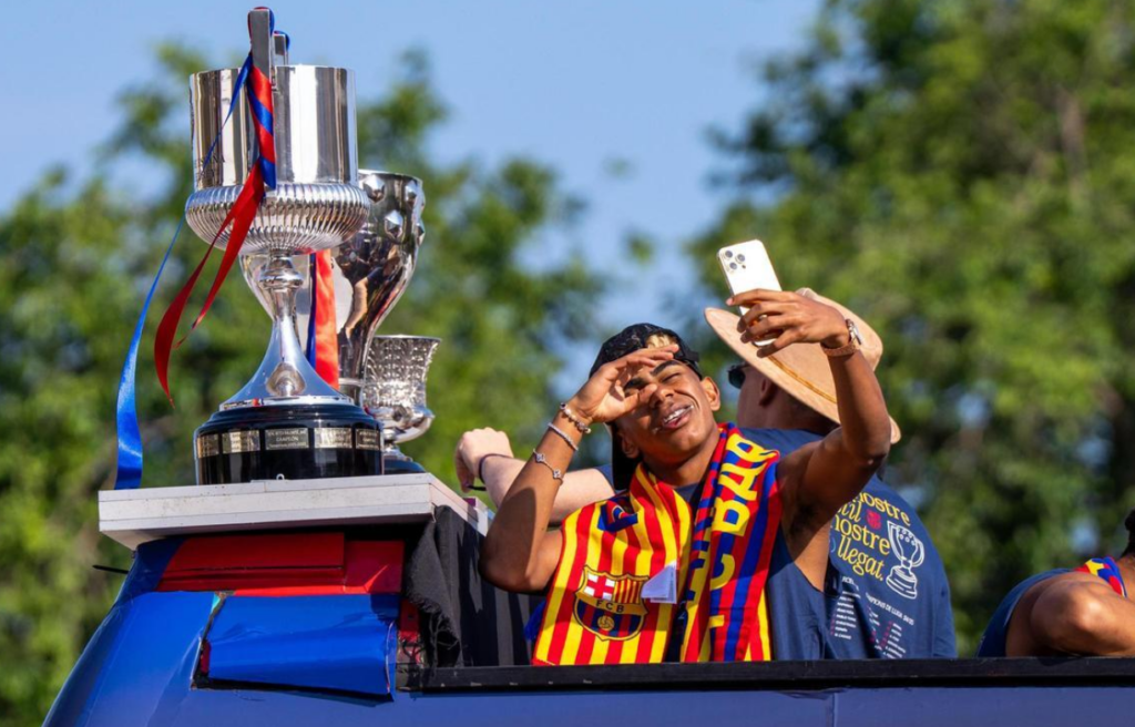 Rúa de campeones: el Barça celebró a lo grande con su gente