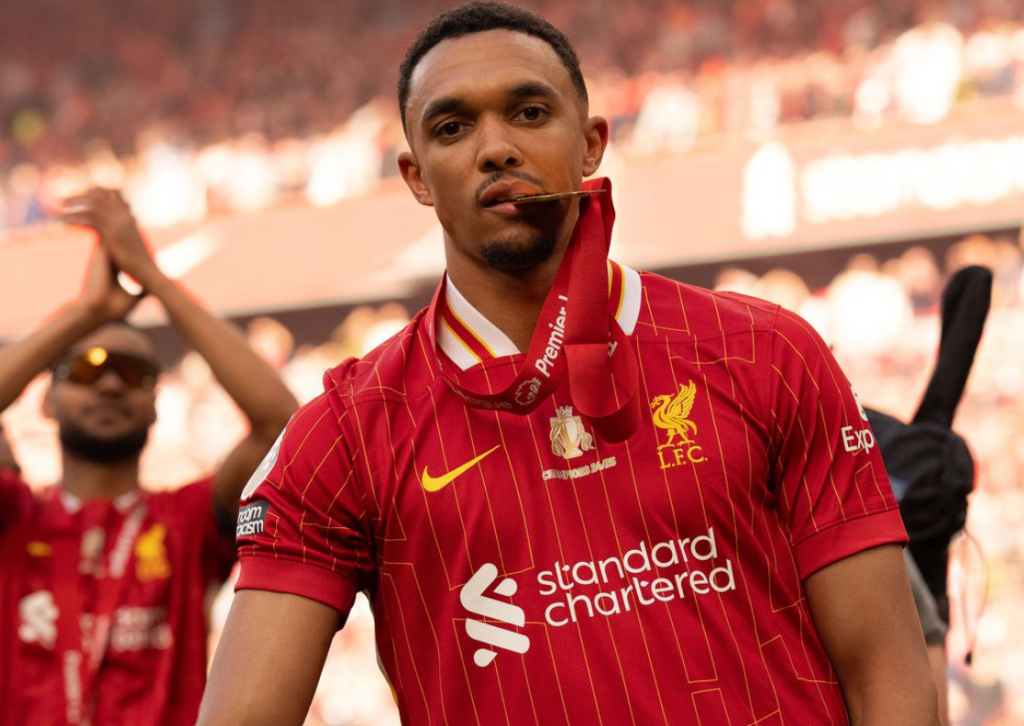 Real Madrid oficializa el fichaje de Alexander-Arnold