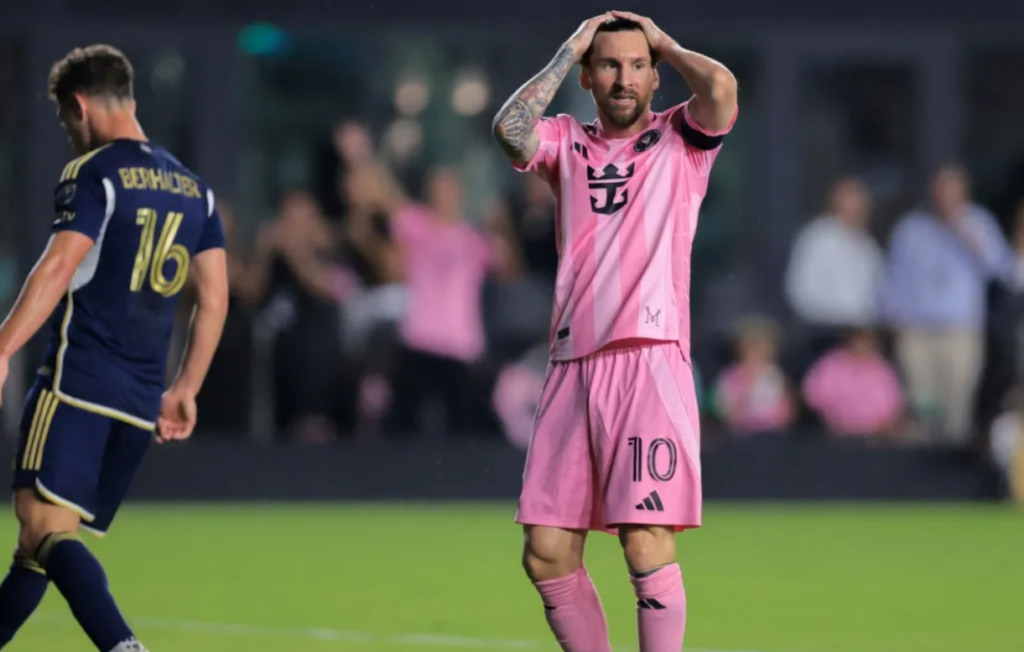 Messi y Cristiano, eliminados de sus Champions