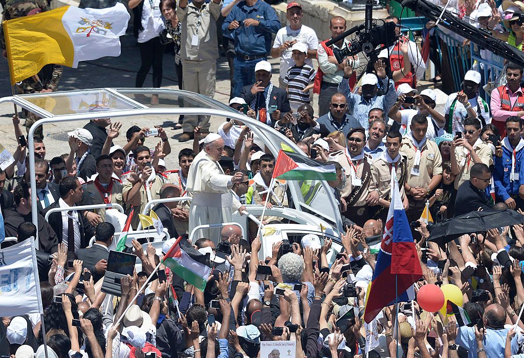​El deseo del papa Francisco antes de morir (y que pronto se cumplirá): convertir su papamóvil en una clínica para los niños de Gaza 