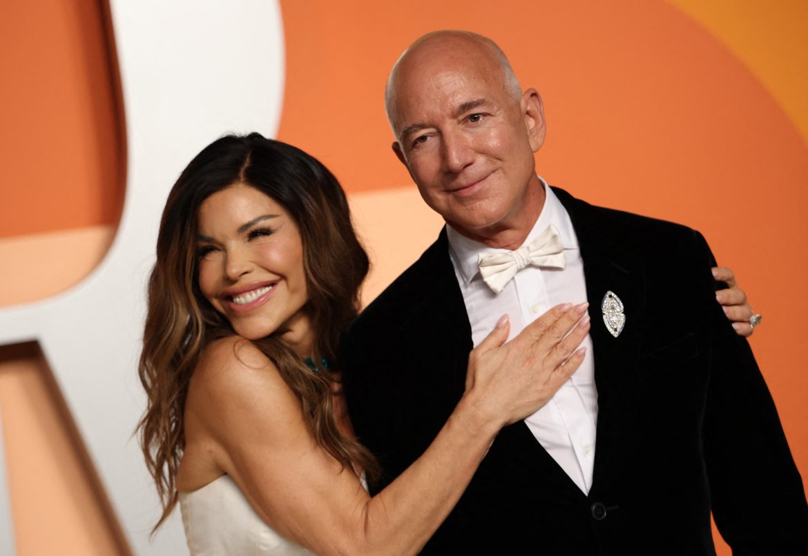 ​La gran familia mixta de Lauren Sánchez y Jeff Bezos: quiénes son los 7 hijos que han tenido por separado 