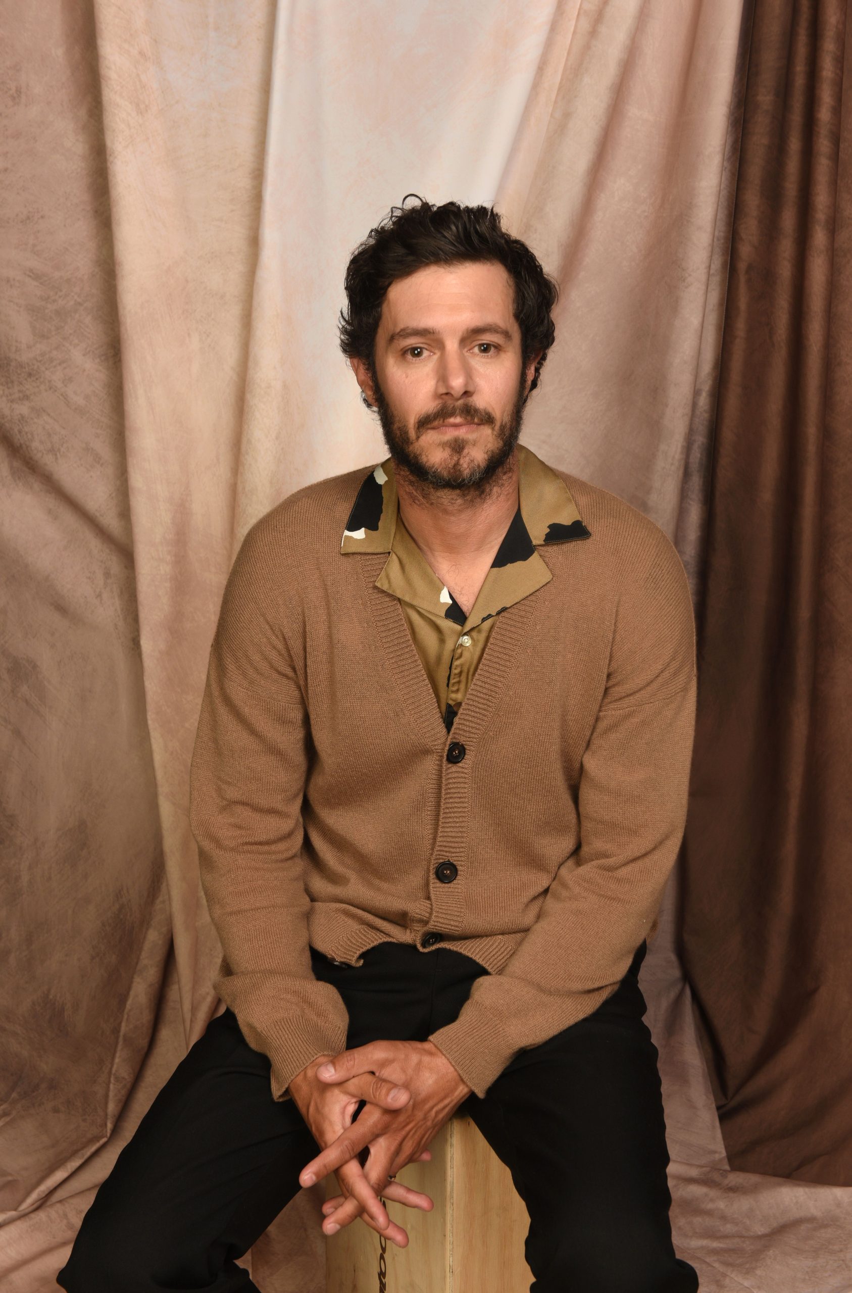 ​Adam Brody: "Ser un sex symbol me hace sentir un poco inseguro" 