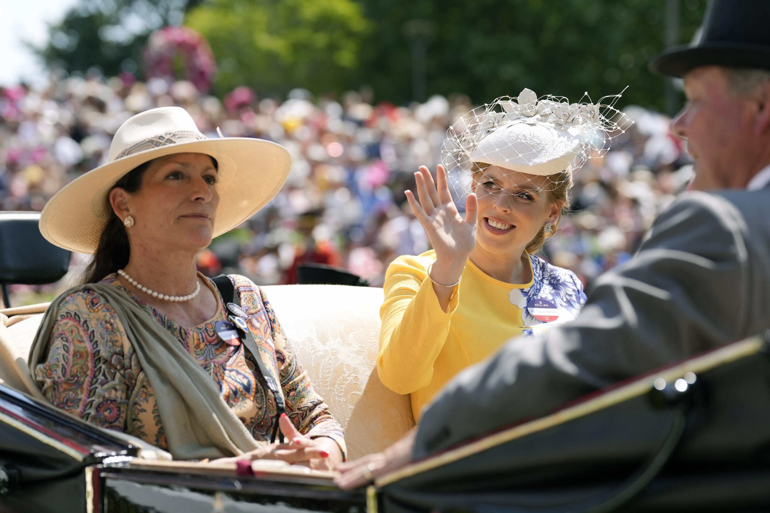 ​La princesa Zahra Aga Khan, la amiga de la infanta Cristina en Ginebra y apasionada de los caballos que ha acompañado a Beatriz de York en la procesión real de Ascot 