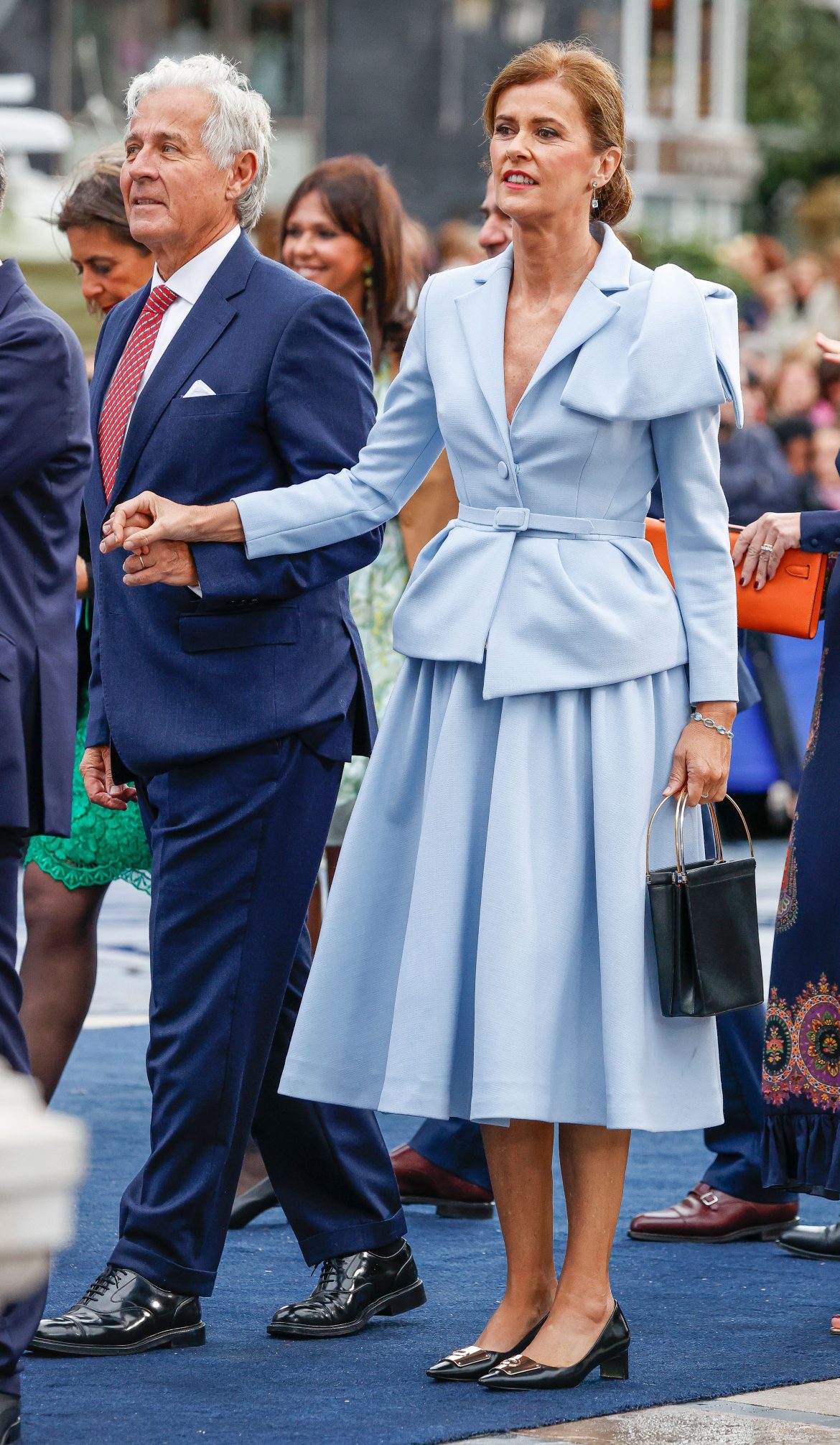 ​Nuria March recuerda su boda londinense: así fue su vestido de novia, un diseño made in Spain estilo años 50 (y que recuperó para un evento muy especial en Oviedo) 