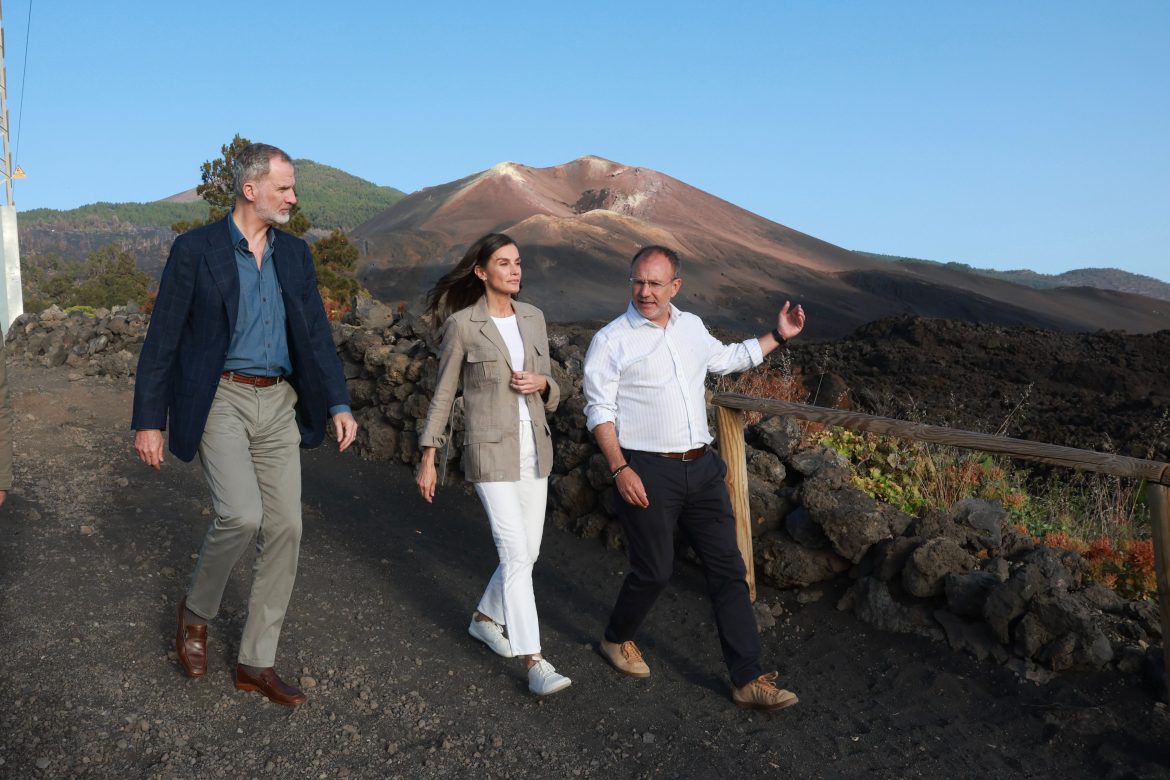 ​Felipe y Letizia regresan a La Palma: la tercera visita de los reyes a los afectados del volcán Cumbre Vieja 