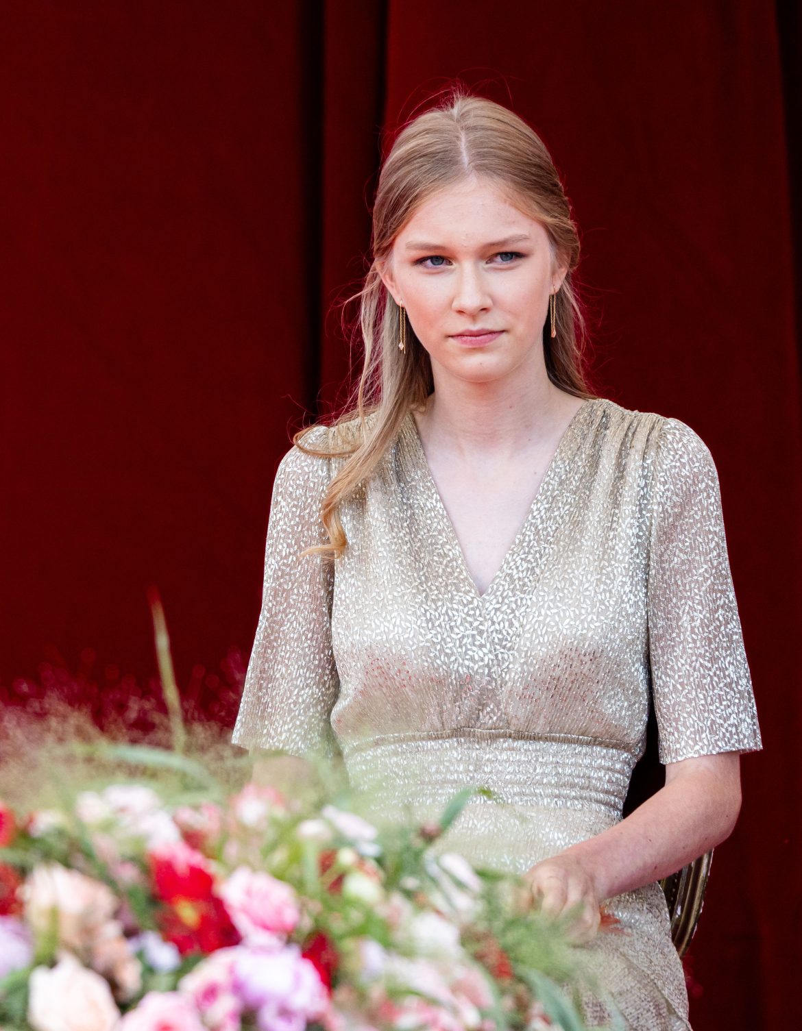 ​Eléonore de Bélgica y su vestido con sello español: cierra con la reina Matilde (deslumbrante de Natan) su gran semana musical 