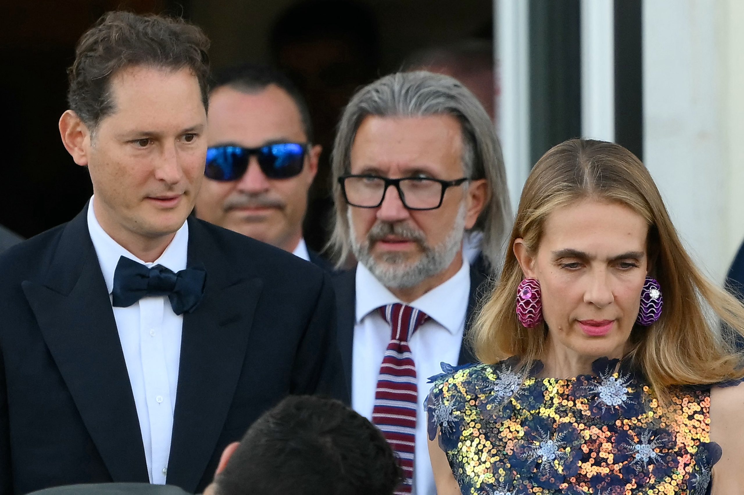 ​Lavinia Borromeo, hermana mayor de Beatrice, brilla con un vestido de lentejuelas en la boda de Jeff Bezos junto a su marido, John Elkann: la sonada reaparición de una pareja muy discreta (y poderosa) 