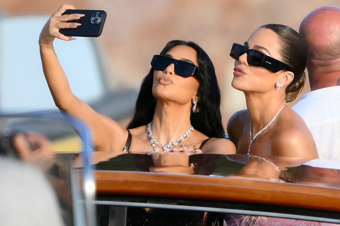 ​Las anécdotas de la boda de los Bezos: del ¿fallo de protocolo? de Kylie Jenner al regalo nupcial de Diane Von Furstenberg (y un chapuzón evitado por los pelos) 