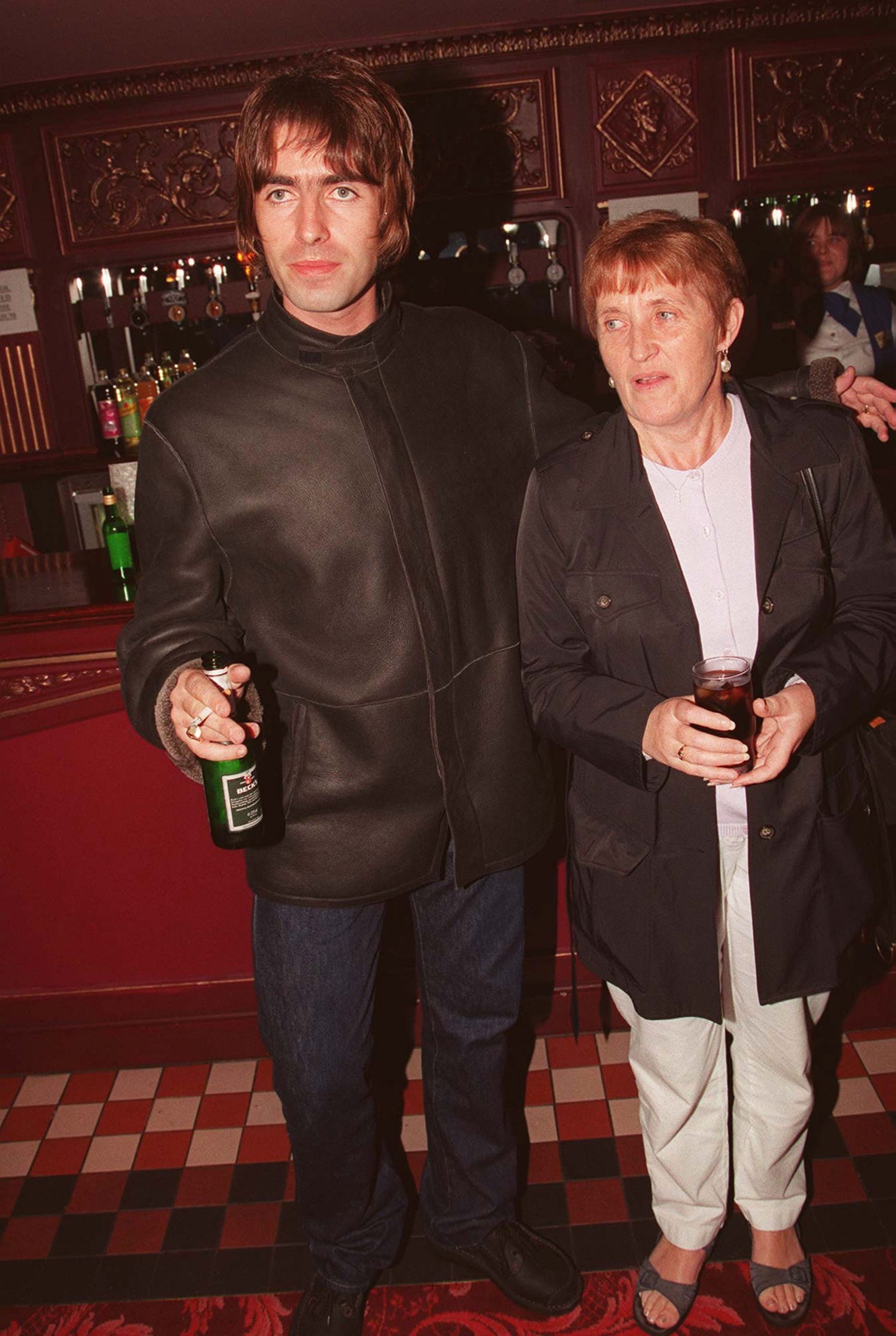 ​Peggy Gallagher, madre de Oasis, está detrás de la reconciliación: “Sí, yo fui la instigadora. Les dije: 'Dejad de pelearos y seguid adelante” 