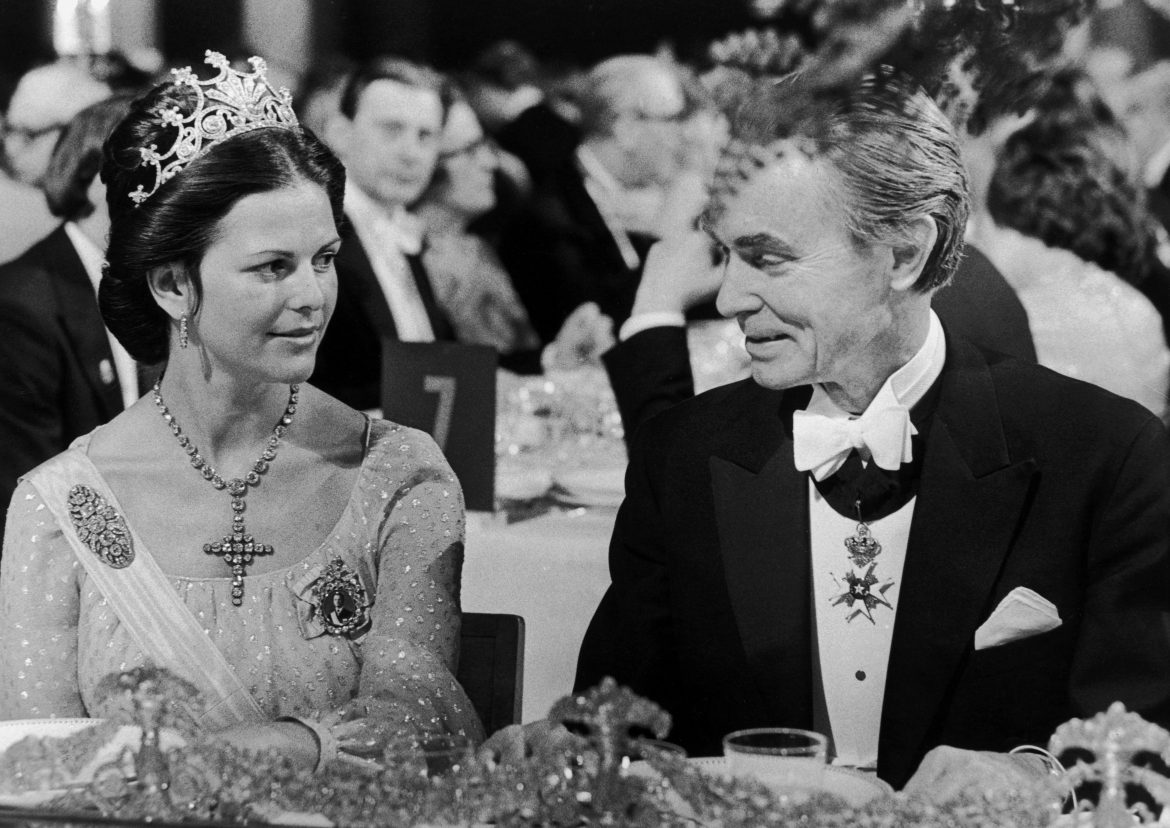 ​Silvia de Suecia recupera un vestido de Dior que llevó hace casi 50 años: “Es el original” 