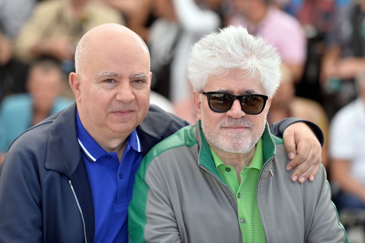 ​Cómo los hermanos Almodóvar han cambiado el cine también a través de los proyectos de otros: descubrieron a a Álex de la Iglesia, “salvaron la vida” a Guillermo del Toro y ahora están detrás de Sirat, el éxito de Oliver Laxe 