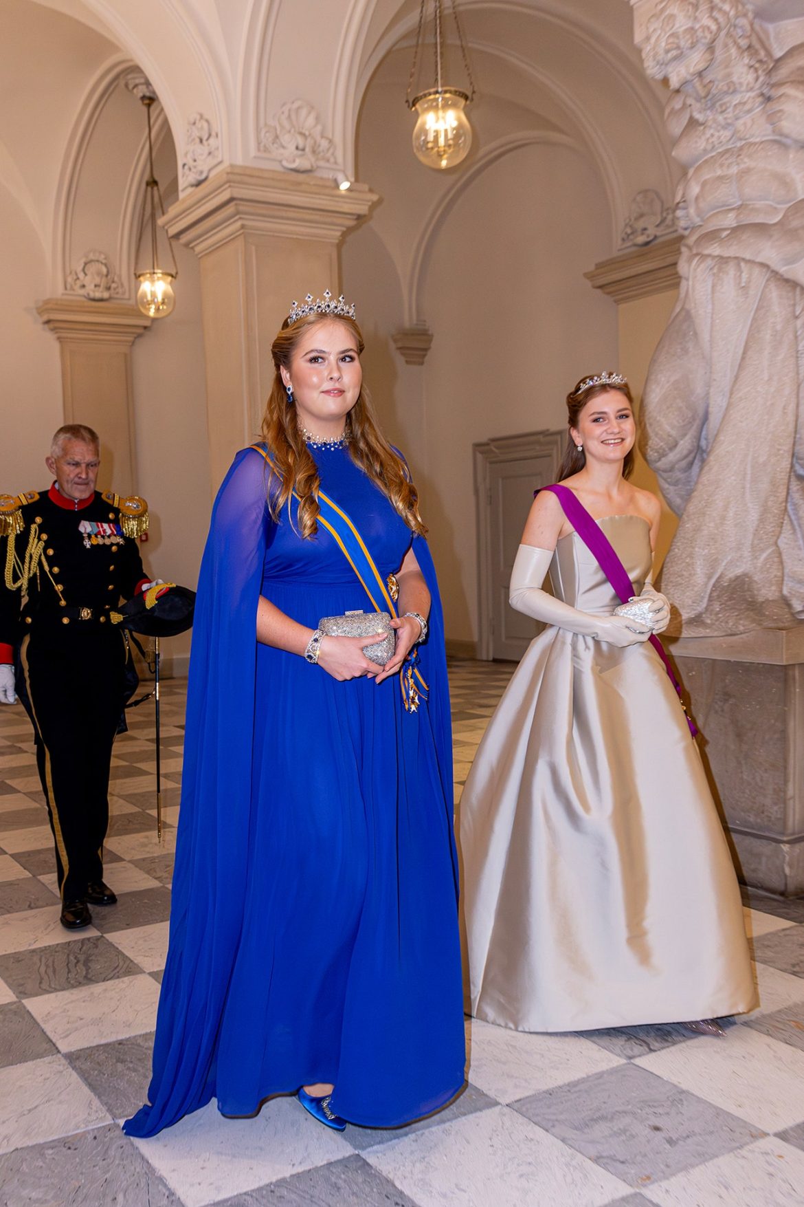 ​‘Una heredera se unió al chat’: el grupo de WhatsApp que comparten Amalia de Holanda, Elisabeth de Bélgica e Ingrid de Noruega 