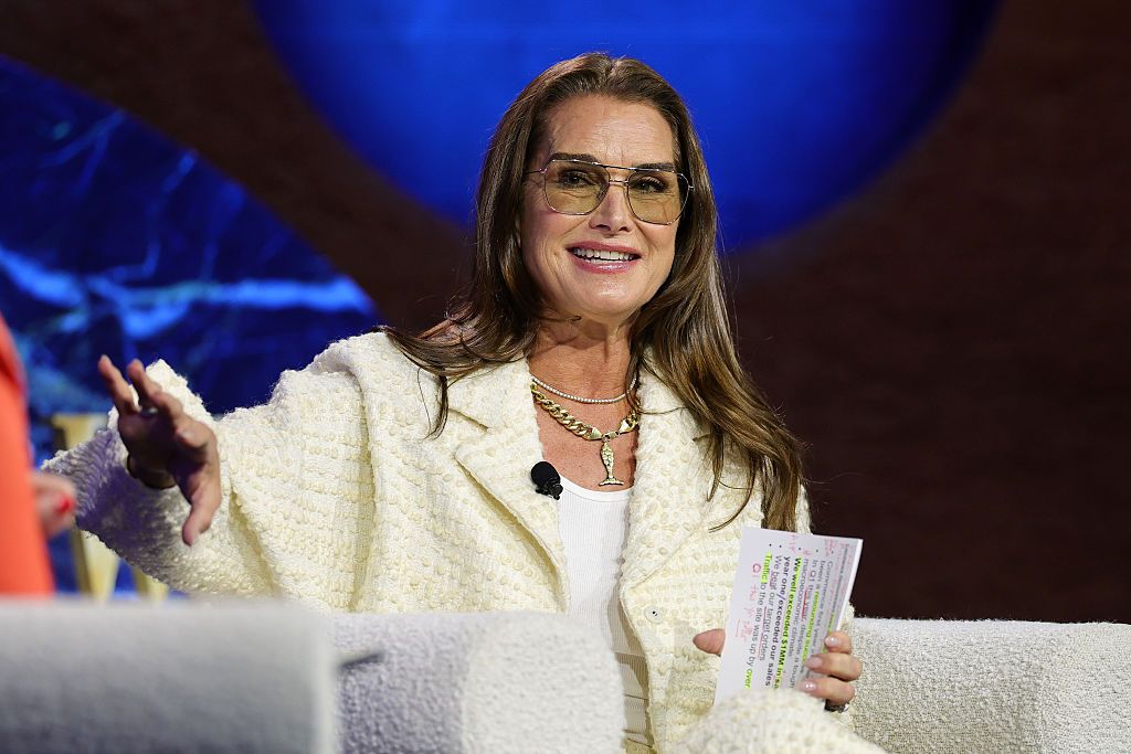 ​“Una nueva década de la vida”: Brooke Shields celebra su 60º cumpleaños con un posado en bikini 