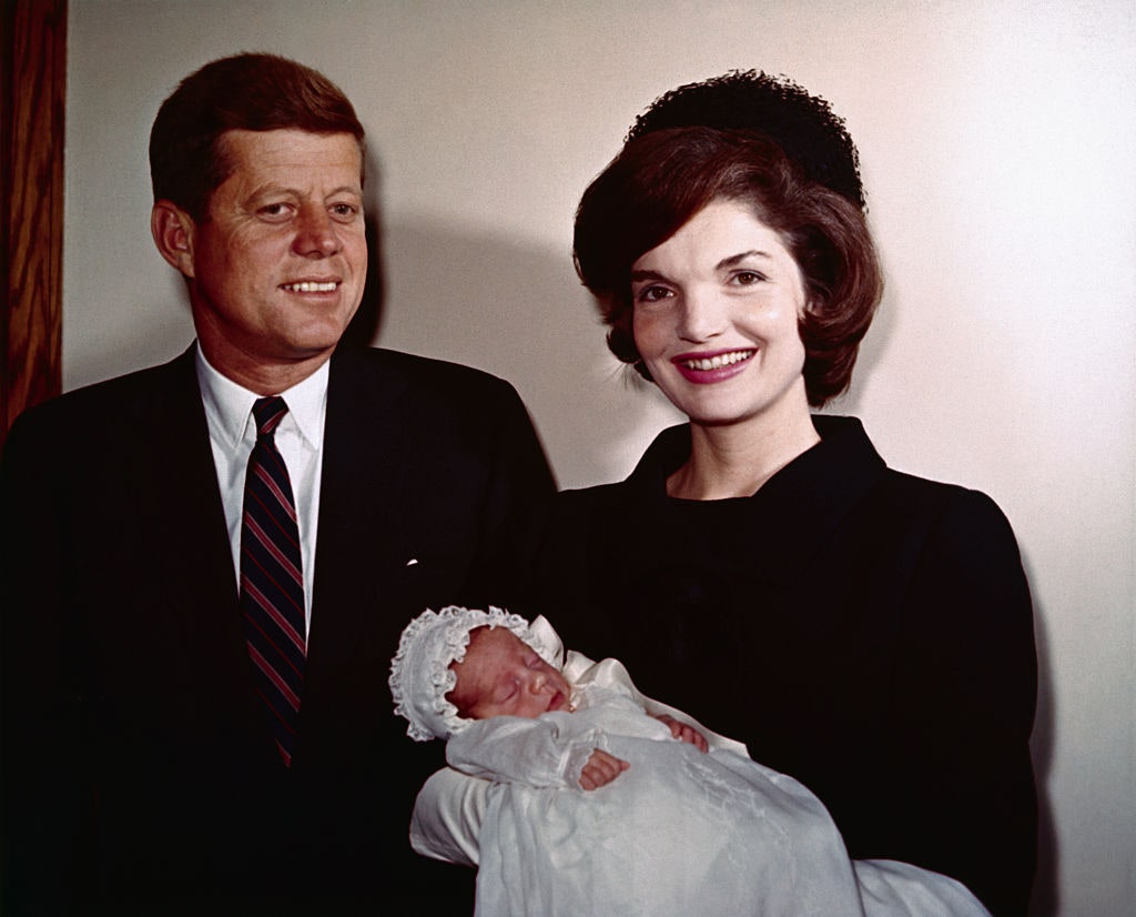​Un aborto, confidencias y ausencias: John F. Kennedy tuvo un affaire con una azafata de vuelo, según un nuevo libro 
