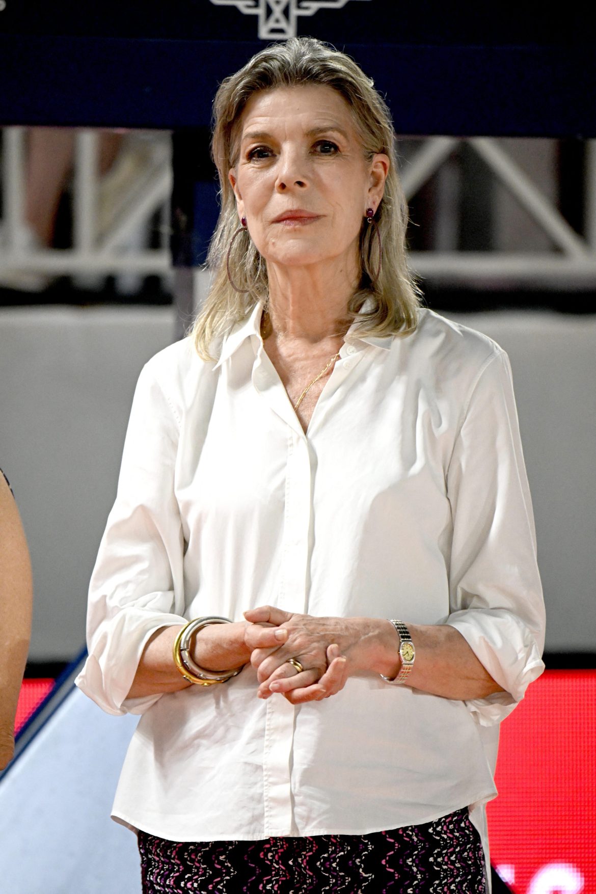 ​Carolina de Mónaco tiene el truco para transformar una camisa clásica 