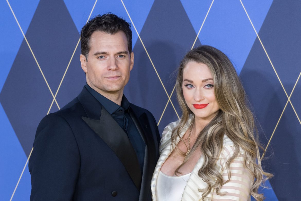 ​Rica de cuna, productora de cine y amante de los animales: así es Natalie Viscuso, la pareja y madre del hijo de Henry Cavill que (según algunas fans) «le está robando la belleza» 