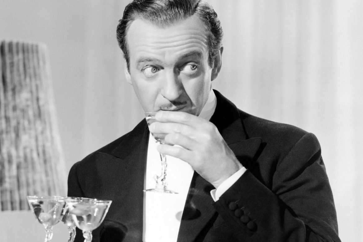 ​David Niven, el perspicaz guardián de los secretos más escandalosos de Hollywood, “un hervidero de falsos valores que albergaba ladrones y timadores de poca monta” 