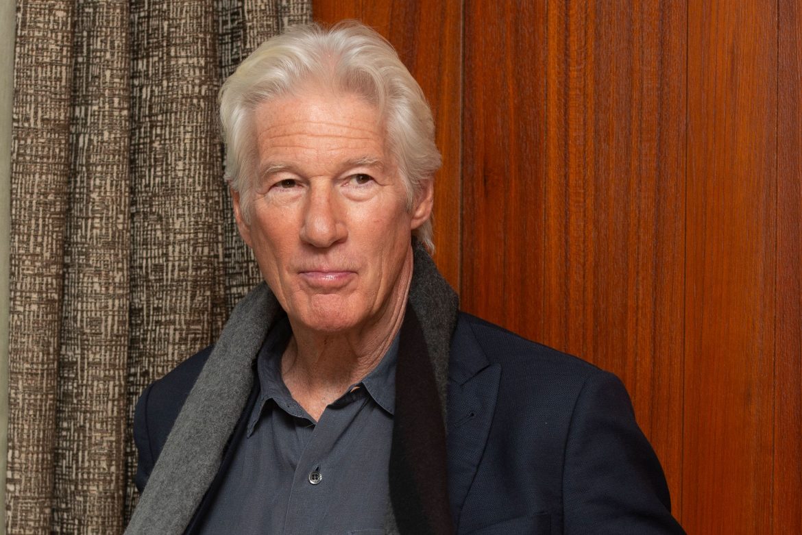 ​“Lo odio… Espero que mis mascotas muertas te atormenten”: los ataques de la hija de Paul Simon contra Richard Gere, a quien acusa de vender su hogar de infancia para ser demolido 