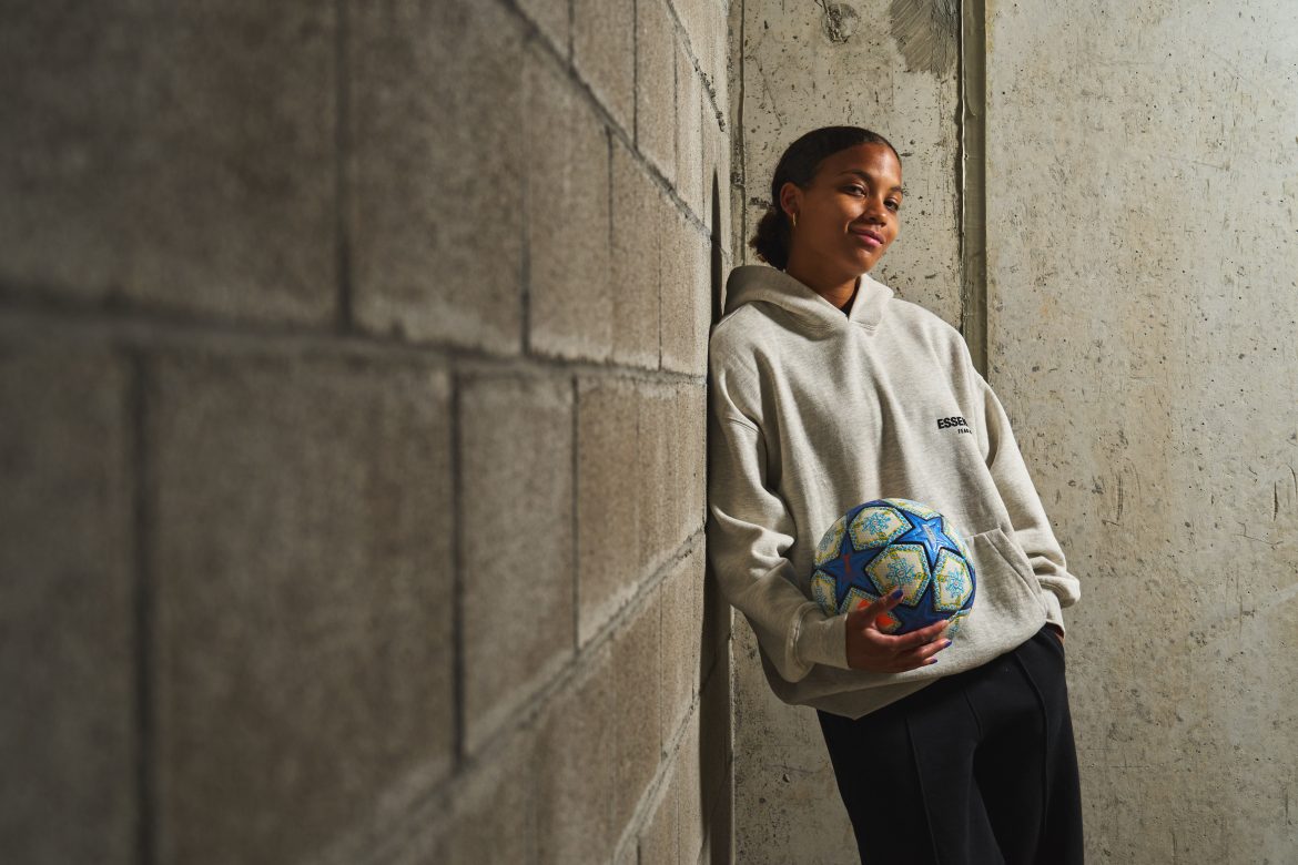 ​Así es Vicky López, la futbolista que ha roto un récord con solo 18 años: orgullo vallecano, el eterno recuerdo de la madre que perdió de niña y su pasión por el trap y la hípica 