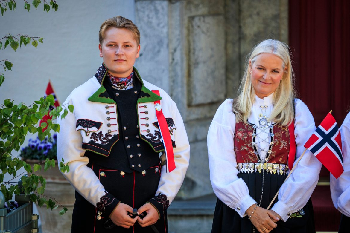 ​Sverre Magnus de Noruega, tras los pasos del príncipe Eduardo de Inglaterra: ha creado su propia empresa de producción, fotografía y vídeo 