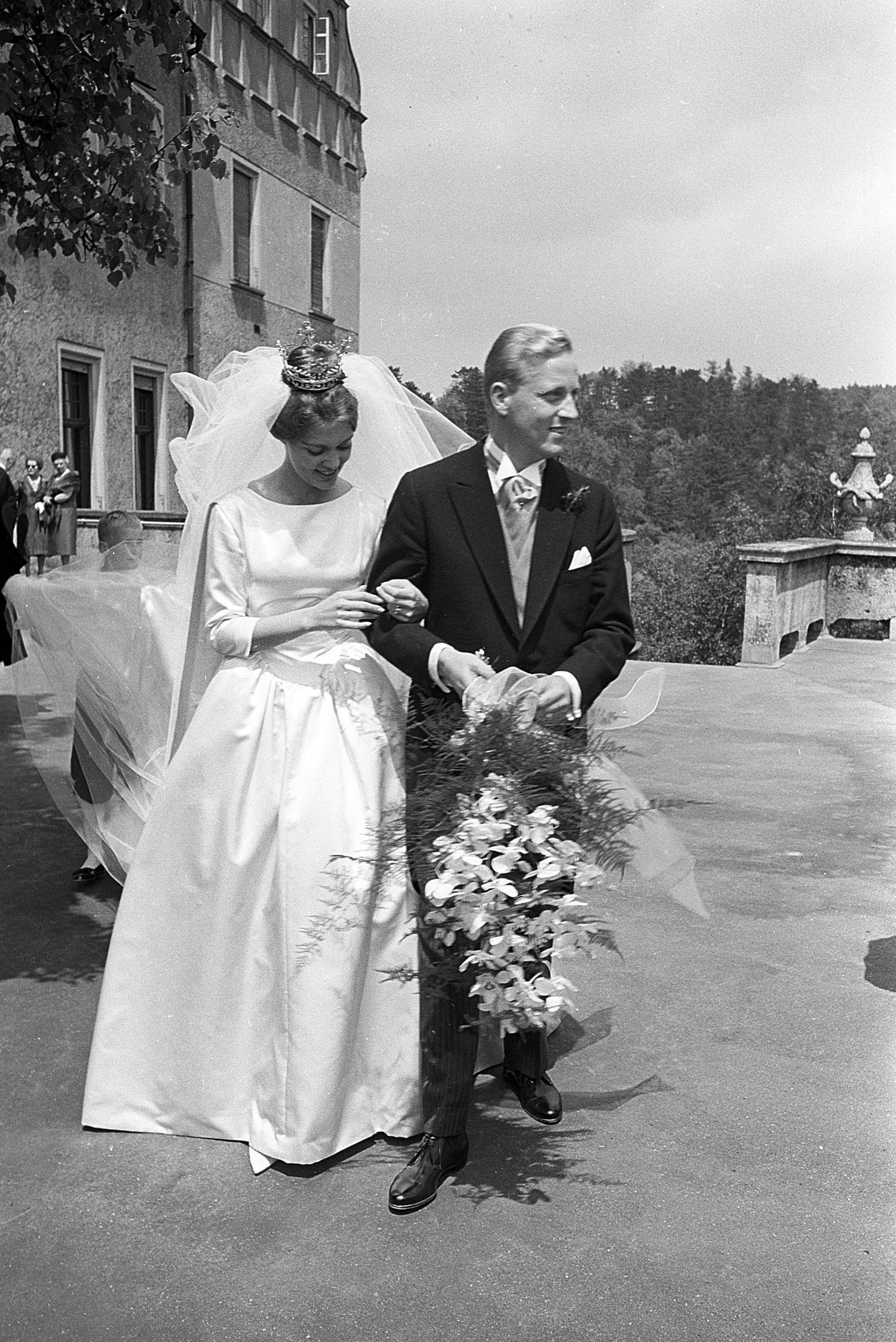 ​Birgitta de Suecia y Johann Georg de Hohenzollern: 750 invitados y dos bodas en diferentes países (una ceremonia civil y una religiosa católica) para una de las princesas más queridas 