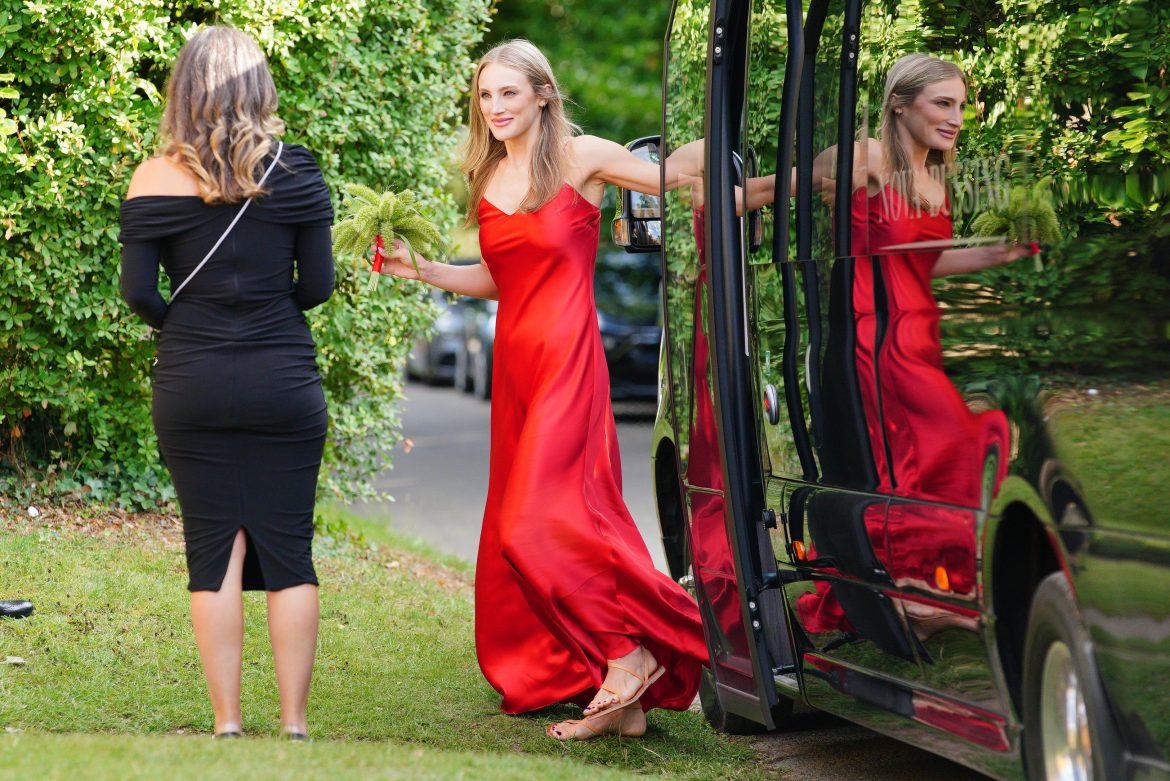 ​La boda de Eve Jobs con el olímpico Harry Charles en el refugio británico de las celebridades: Jessica Springsteen como dama de honor, Kamala Harris, Jennifer Gates y Sofia Abramovich entre los invitados, y un concierto de Elton John en un bucólico castillo 