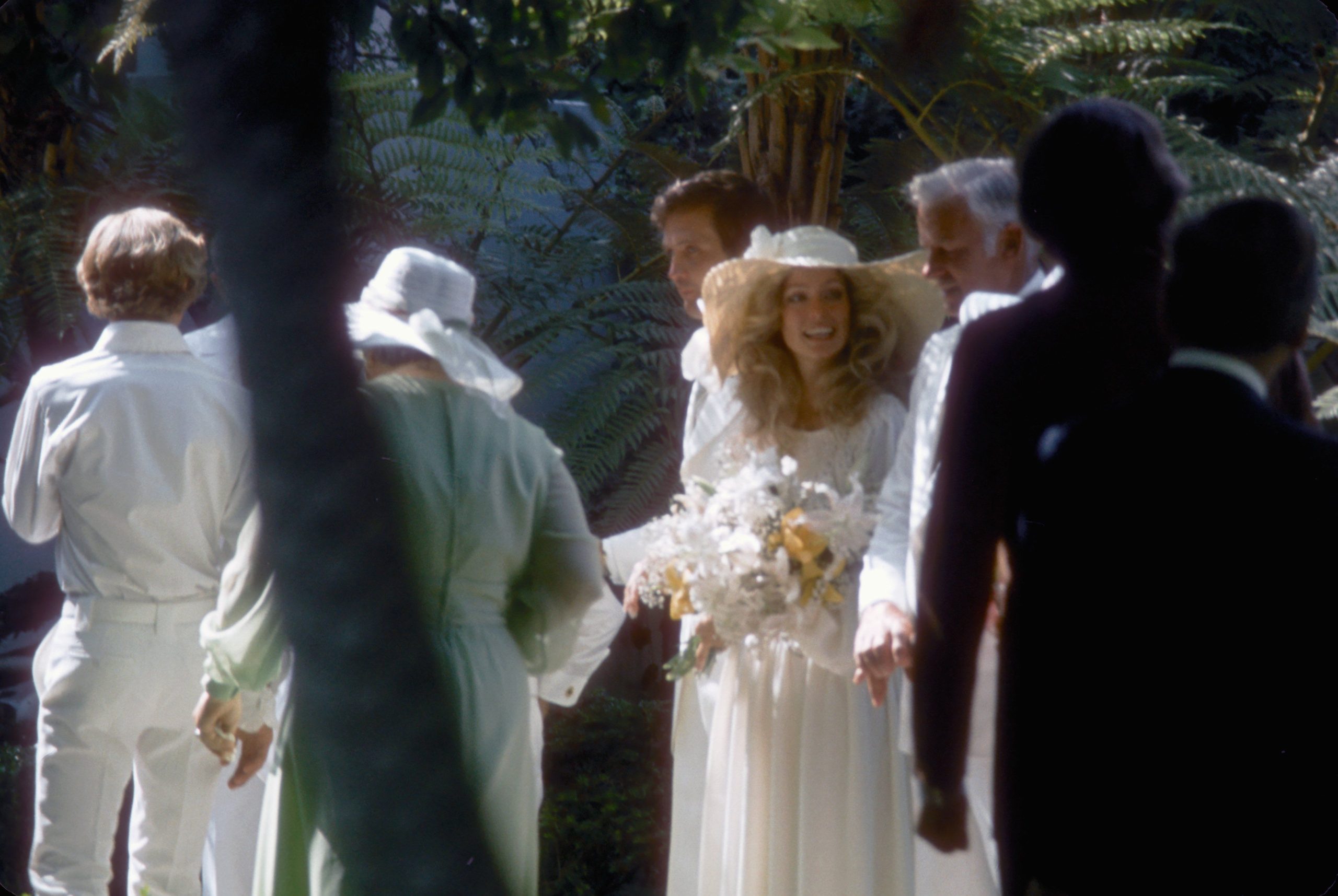 ​La boda de Farrah Fawcett y Lee Majors: un amor a primera vista, una novia bohemia con pamela y un matrimonio que se enfrió 