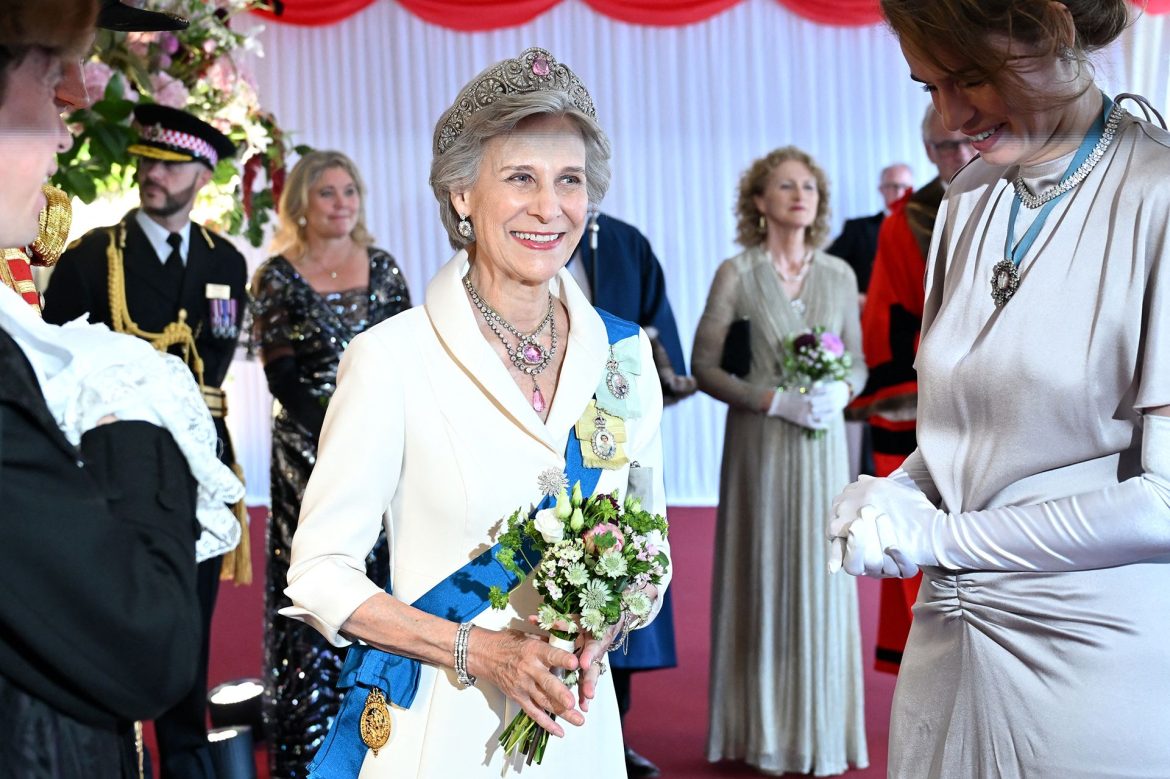 ​Birgitte de Gloucester brilla con la tiara Madreselva de María de Teck, la segunda herencia real que luce en una semana 
