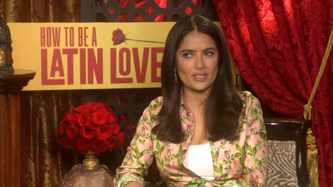 Salma Hayek revela el secreto para una piel radiante a los 58 años, “Mi abuela me enseñó a no lavarme la cara por la mañana”