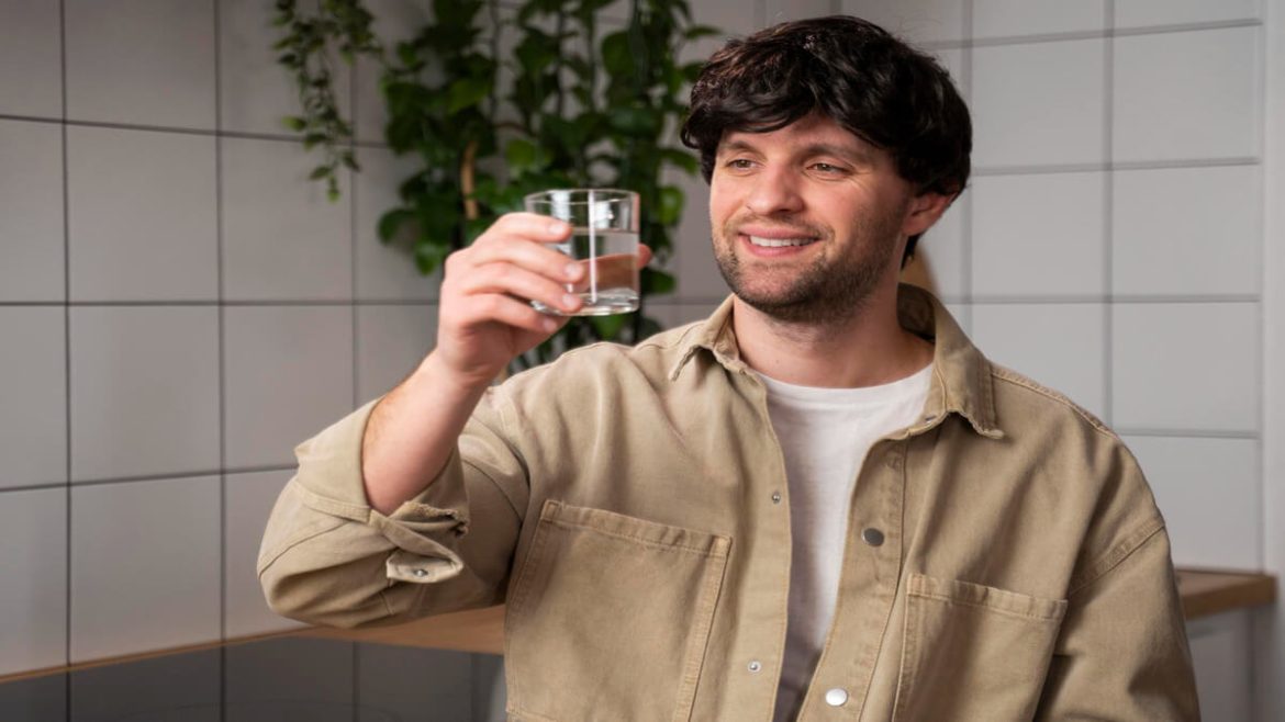 Beber demasiada agua tampoco es bueno, conoce los riesgos