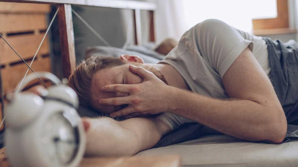 Esto explican los expertos sobre las personas que necesitan dormir más