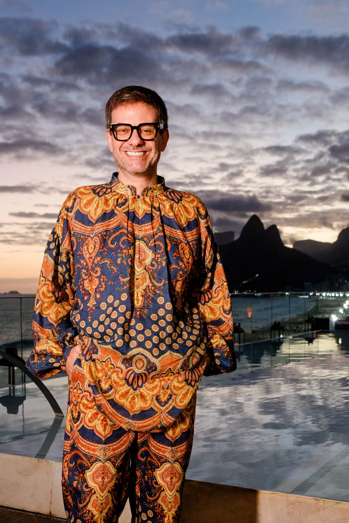 ​Bruno Astuto: “Régine y Ursula Andress salieron de la discoteca con unas tijeras, se cortaron las botas, se lanzaron al mar y terminaron dormidas en Copacabana. Despertaron al borde de la insolación. ¡Un caos! Eso es Río» 