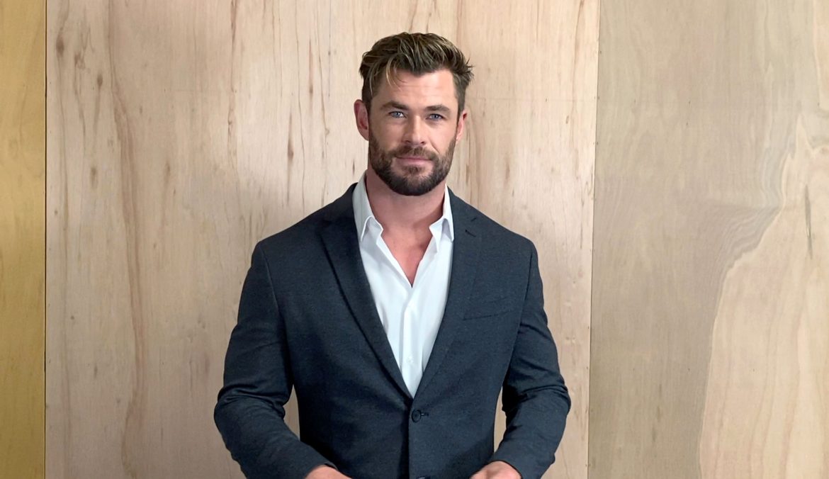 ​Chris Hemsworth celebra su cumpleaños en Ibiza sin Elsa Pataky, pero rodeado de famosos como Matt Damon o Rita Ora 