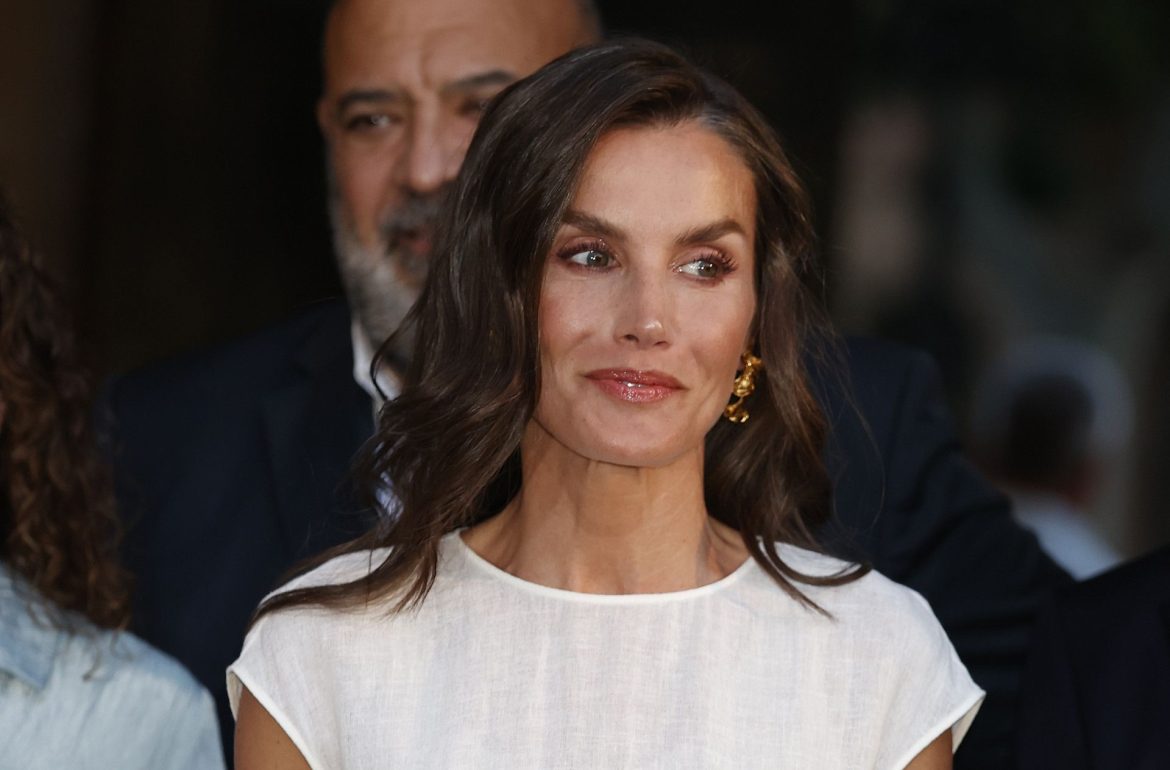 ​“Solo le queda ser presidenta del jurado”: Letizia clausura un verano más el Atlàntida Film Fest de Mallorca 