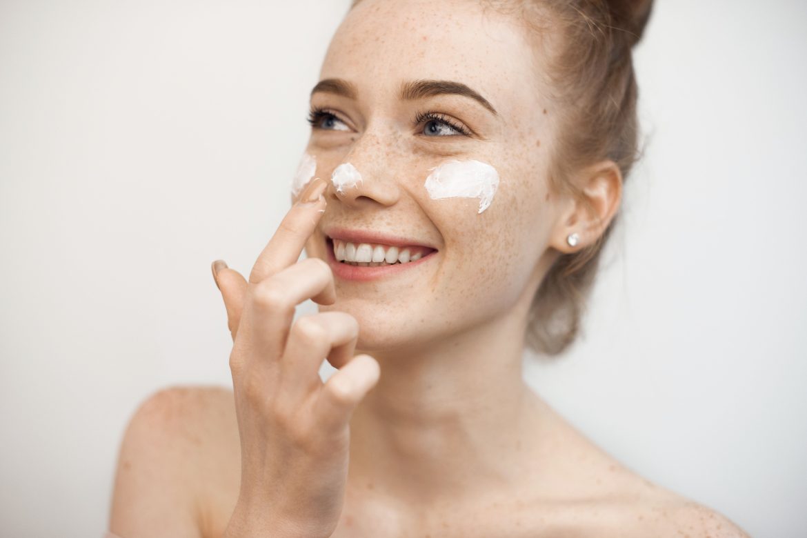 ​Disfrutar del tiempo libre sin obligaciones también es un propósito de belleza: cosméticos todoterreno que apuestan por la sencillez 
