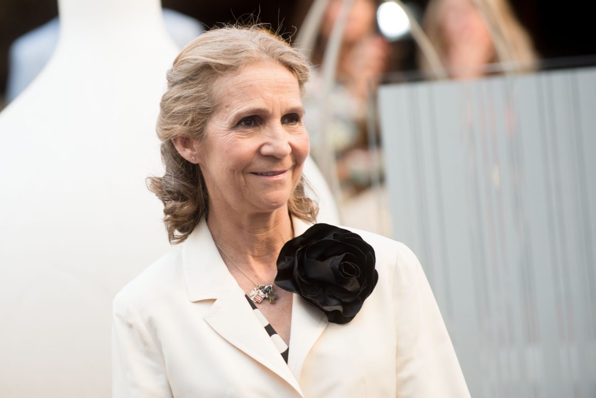 ​La infanta Elena, de vacaciones en Palma: la salida con su prima Simoneta Gómez-Acebo con la que ha retomado una de las tradiciones de los Borbón en la isla 
