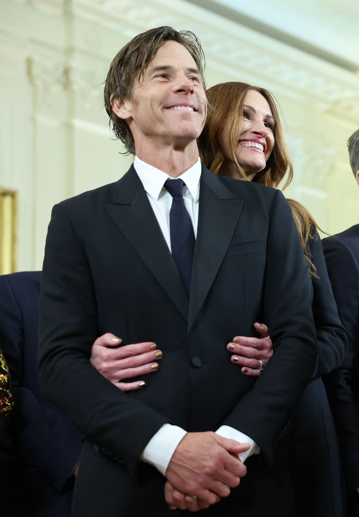 ​Y entonces Julia abrazó a Danny: la foto más romántica del Festival de Venecia 2025 