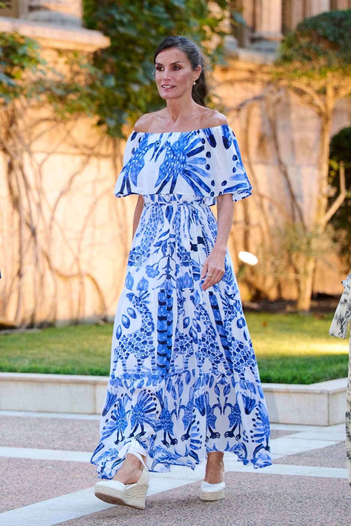 ​Las 13 reglas de oro de la reina Letizia para vestir en vacaciones 