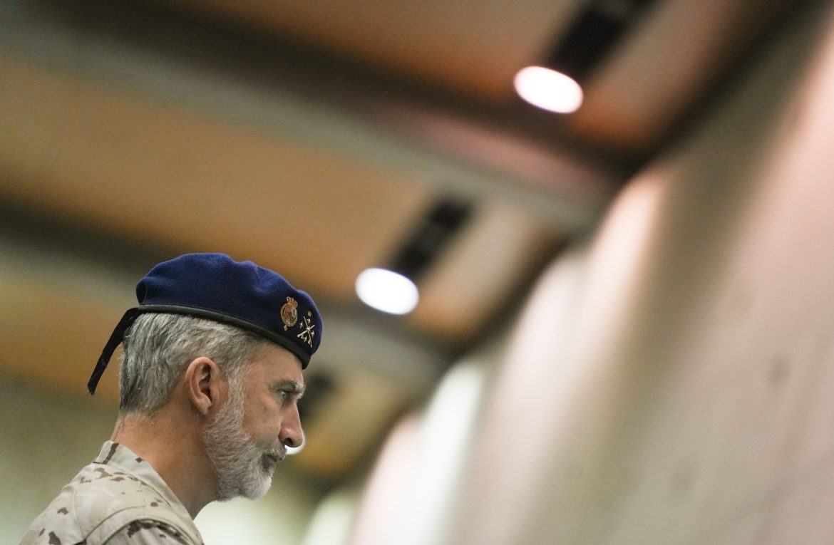​Felipe VI vuelve a Madrid para visitar el cuartel general de la UME y regresa a Palma 