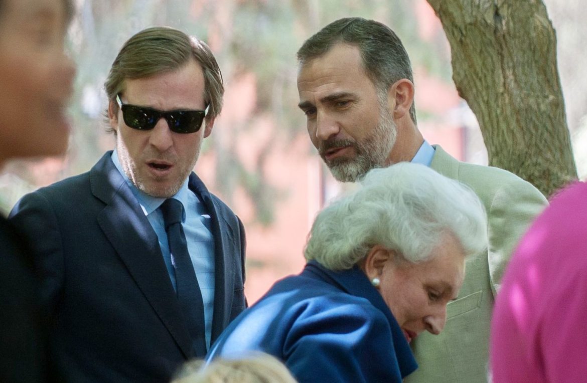 ​Quiénes son los amigos ‘de toda la vida’ de Felipe VI: de sus compañeros de pupitre Álvaro y Ricky Fuster, al cantante Jaime Anglada pasando por su primo Beltrán Gómez-Acebo 
