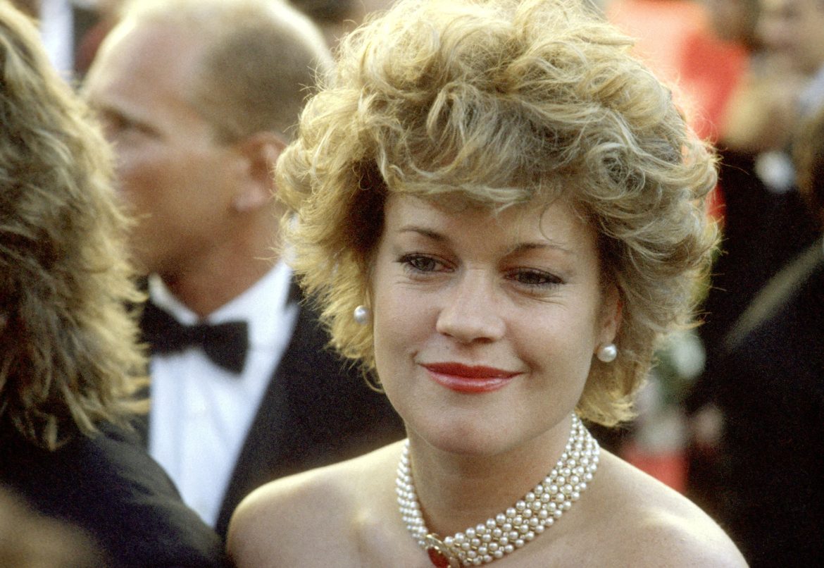 ​Laca, hombreras y un toque latino: el inconfundible estilo de Melanie Griffith 