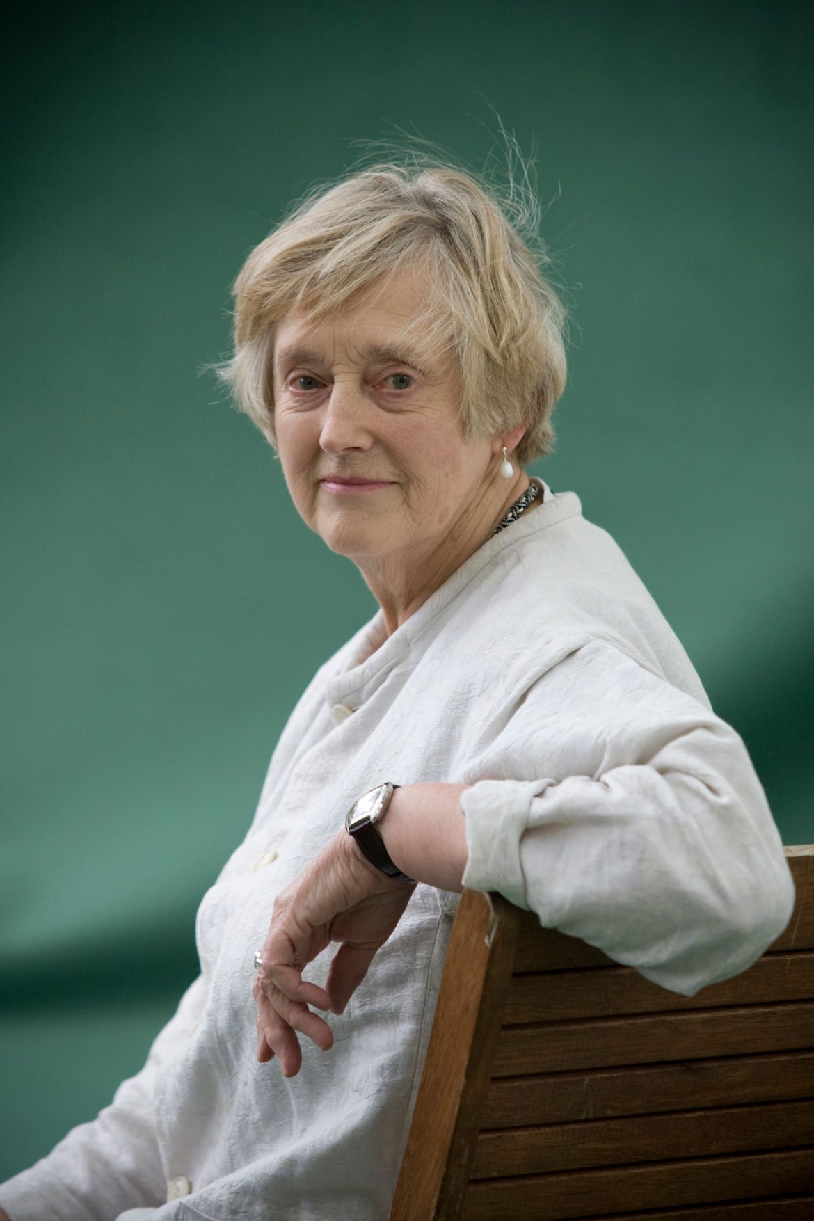 ​Muere Stella Rimington, la espía británica que inspiró a la jefa de James Bond 