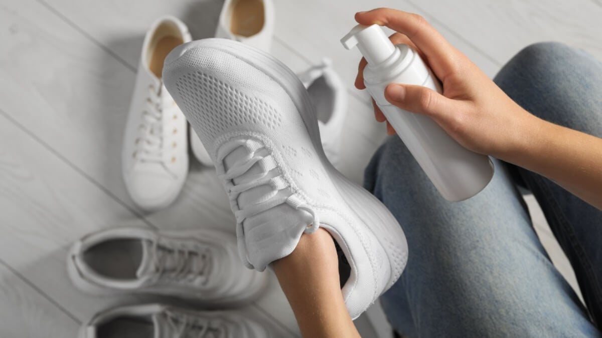 Cómo limpiar tus zapatillas de tela o lona sin que pierdan su forma ni color