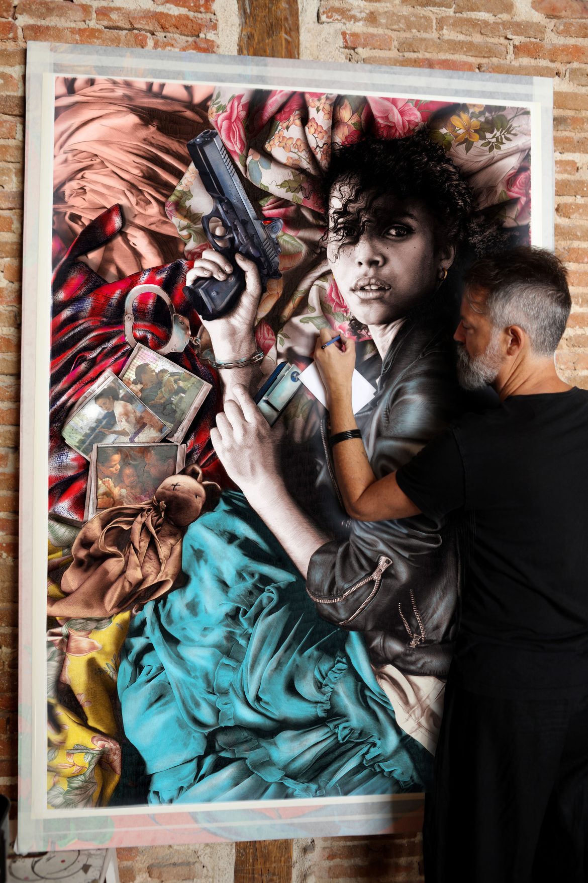 ​Gabriel Moreno, el artista cordobés detrás del cartel de Una batalla tras otra: “No hay nadie en mi oficio que no mataría por hacer una película de este nivel» 